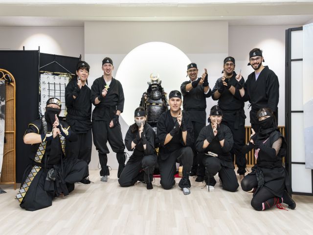 Let's try Ninjas,public baths and Sake!